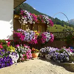Tirolerhof Apartament *